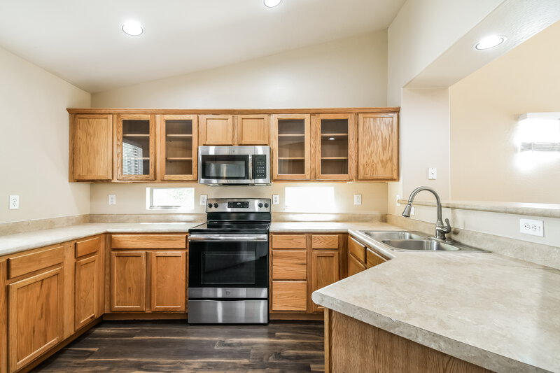 2,195/Mo, 2540 W Silver Streak Way Queen Creek, AZ 85142 Kitchen View