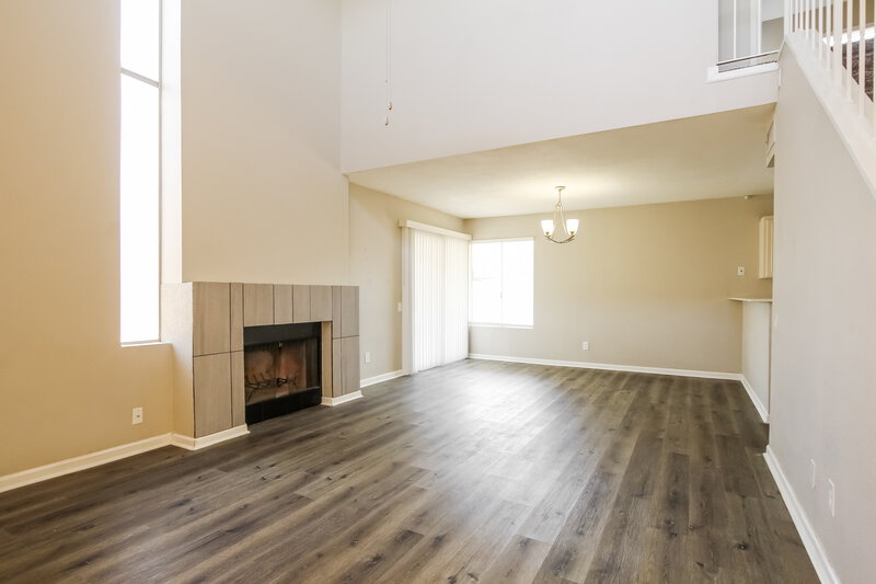 2,165/Mo, 7032 S 44th Street Phoenix, AZ 85042 Living Room View