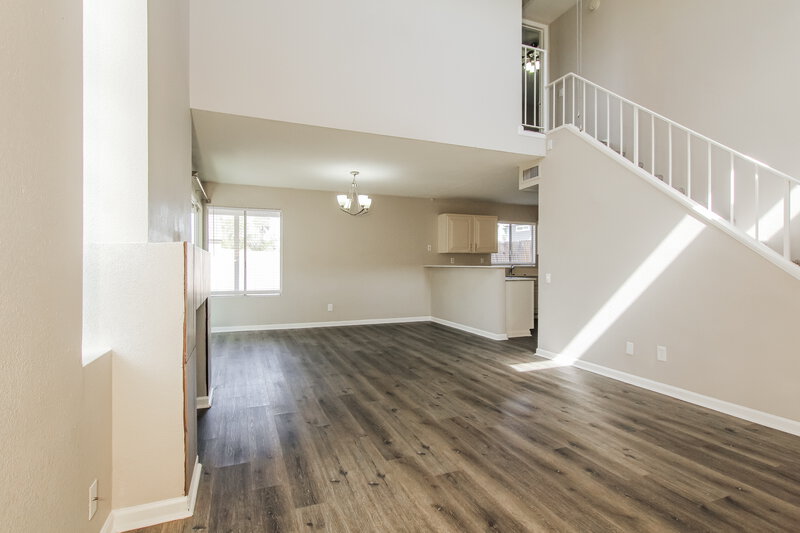 2,000/Mo, 7032 S 44th Street Phoenix, AZ 85042 Living Room View 2