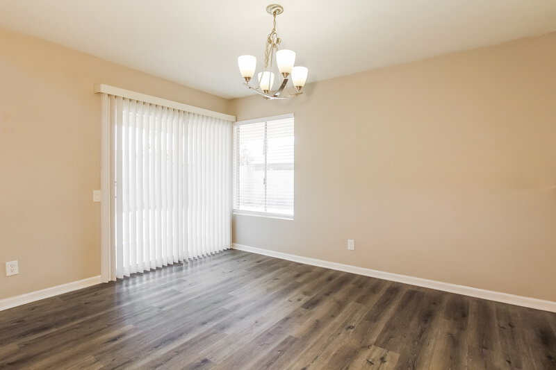 2,165/Mo, 7032 S 44th Street Phoenix, AZ 85042 Dining Room View
