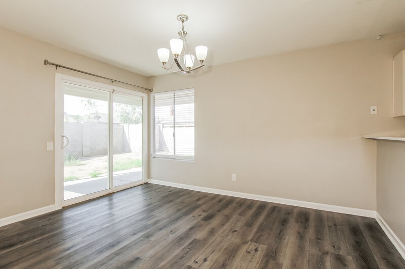 2,000/Mo, 7032 S 44th Street Phoenix, AZ 85042 Dining Room View