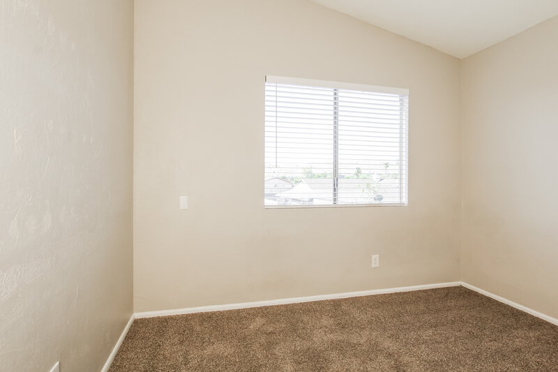 2,000/Mo, 7032 S 44th Street Phoenix, AZ 85042 Bedroom View 2