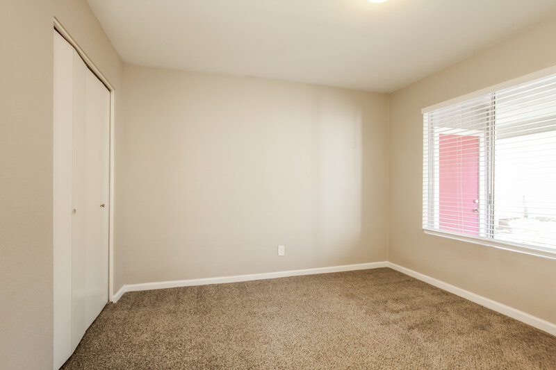 2,000/Mo, 7032 S 44th Street Phoenix, AZ 85042 Bedroom View 4