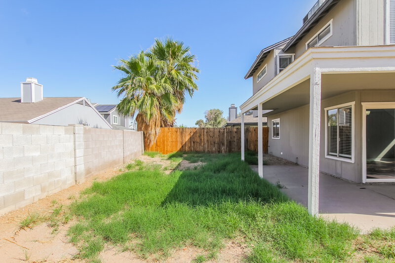 2,000/Mo, 7032 S 44th Street Phoenix, AZ 85042 Rear View
