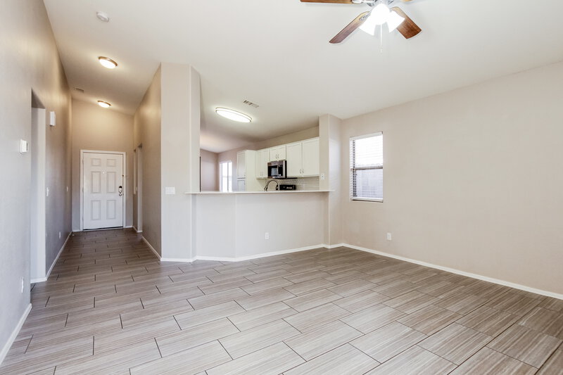 2,110/Mo, 2525 S 109th Drive Avondale, AZ 85323 Living Room View 2