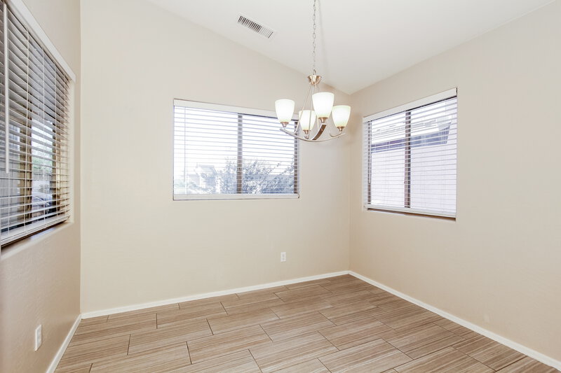 2,110/Mo, 2525 S 109th Drive Avondale, AZ 85323 Dining Room View