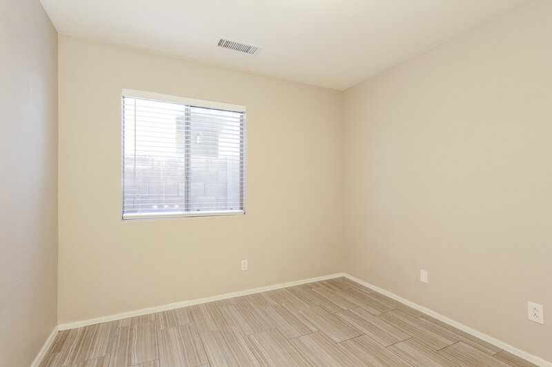 2,110/Mo, 2525 S 109th Drive Avondale, AZ 85323 Bedroom View 3