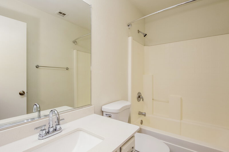 2,110/Mo, 2525 S 109th Drive Avondale, AZ 85323 Bathroom View