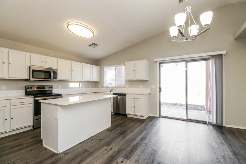 2,255/Mo, 5605 S 11th Place Phoenix, AZ 85040 Dining Room View