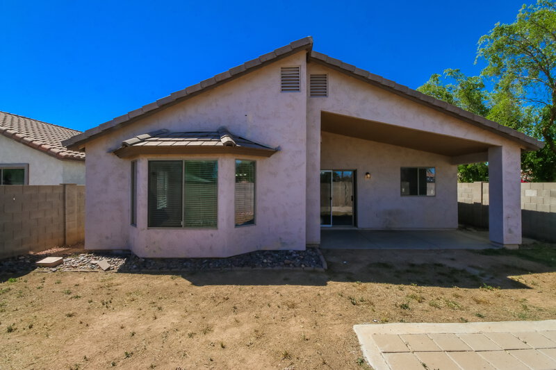 2,255/Mo, 5605 S 11th Place Phoenix, AZ 85040 Rear View