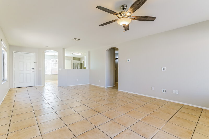 1,705/Mo, 1110 E Vernoa Street San Tan Valley, AZ 85140 Living Room View 2