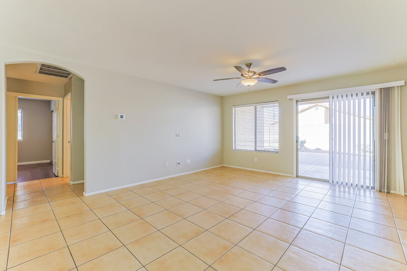 1,705/Mo, 1110 E Vernoa Street San Tan Valley, AZ 85140 Living Room View 3