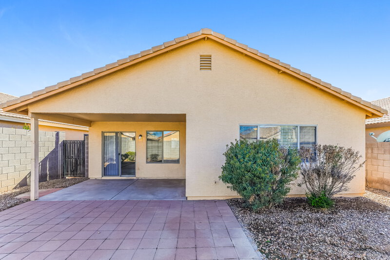 1,705/Mo, 1110 E Vernoa Street San Tan Valley, AZ 85140 Rear View