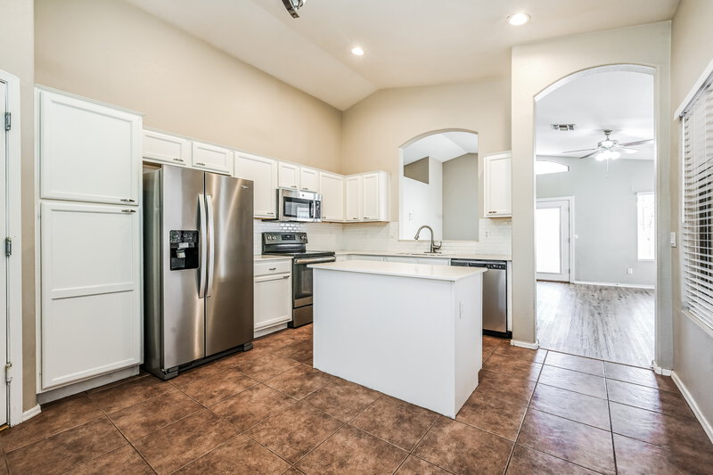 1,965/Mo, 13602 N 82nd Avenue Peoria, AZ 85381 Kitchen View 2