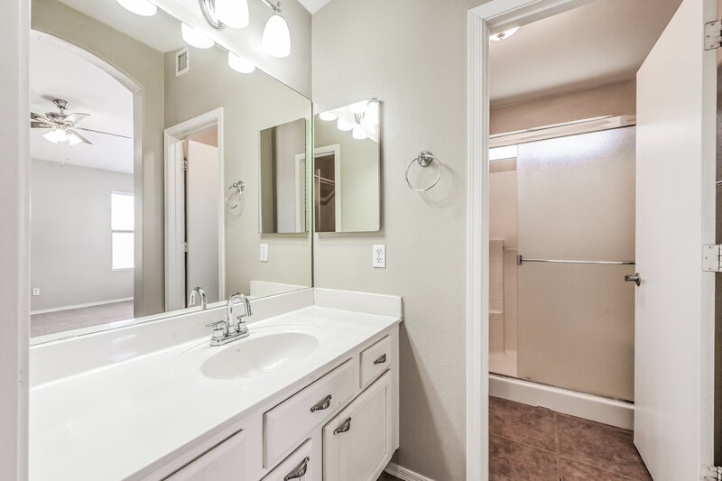 1,965/Mo, 13602 N 82nd Avenue Peoria, AZ 85381 Main Bathroom View