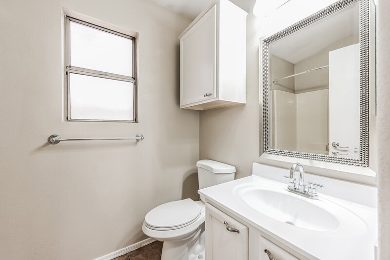 1,965/Mo, 13602 N 82nd Avenue Peoria, AZ 85381 Bathroom View