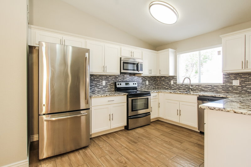 1,930/Mo, 7014 W Canterbury Drive Peoria, AZ 85345 Kitchen View