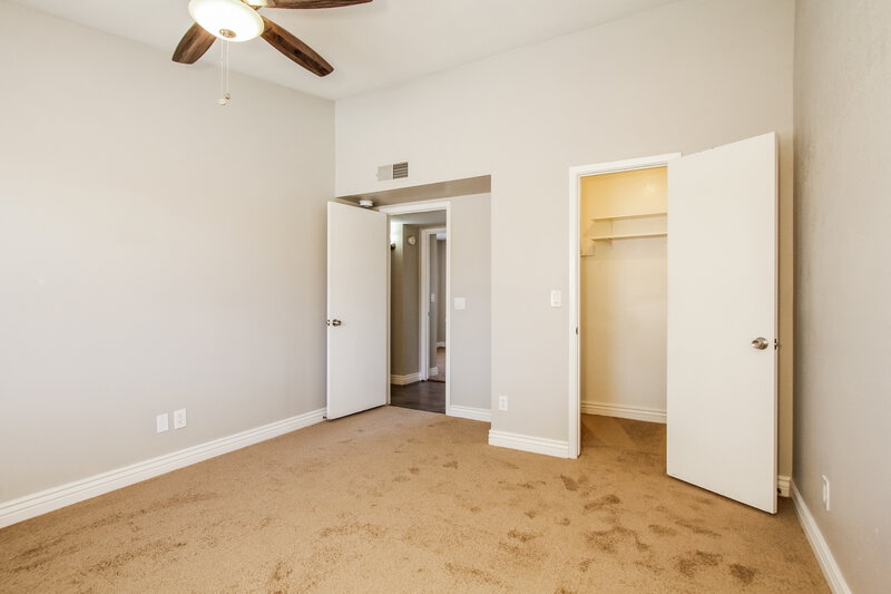 1,930/Mo, 7014 W Canterbury Drive Peoria, AZ 85345 Main Bedroom View 2