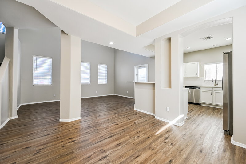 1,810/Mo, 22231 N 29th Dr Phoenix, AZ 85027 Living Room View 3