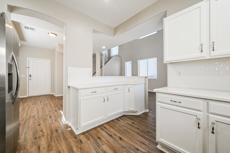 1,810/Mo, 22231 N 29th Dr Phoenix, AZ 85027 Kitchen View 2