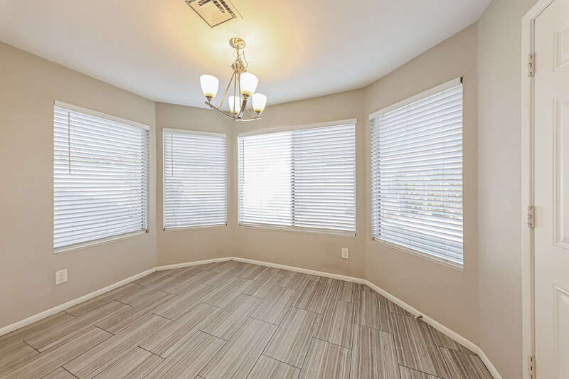 2,040/Mo, 8014 W Aster Dr Peoria, AZ 85381 Dining Room View
