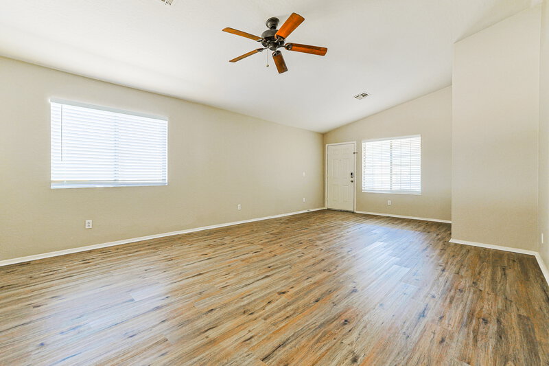 1,690/Mo, 1453 E Kelsi Ave San Tan Valley, AZ 85140 Living Room View