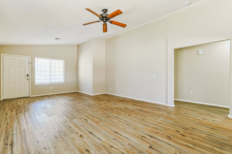 1,690/Mo, 1453 E Kelsi Ave San Tan Valley, AZ 85140 Living Room View 2