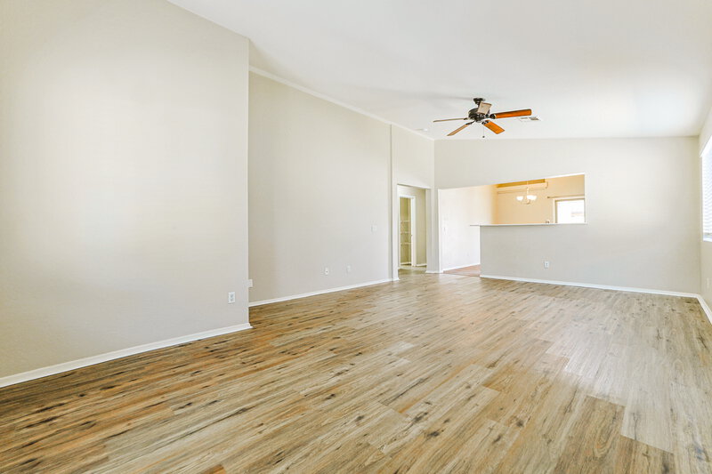 1,690/Mo, 1453 E Kelsi Ave San Tan Valley, AZ 85140 Living Room View 3