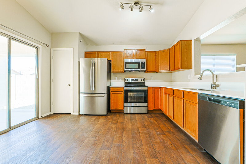 1,690/Mo, 1453 E Kelsi Ave San Tan Valley, AZ 85140 Kitchen View