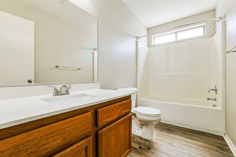 1,690/Mo, 1453 E Kelsi Ave San Tan Valley, AZ 85140 Main Bathroom View