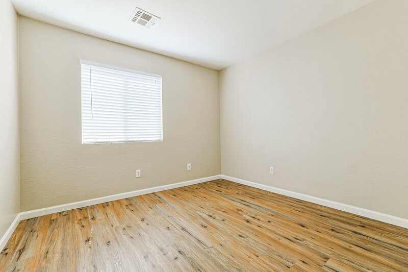 1,690/Mo, 1453 E Kelsi Ave San Tan Valley, AZ 85140 Bedroom View 2