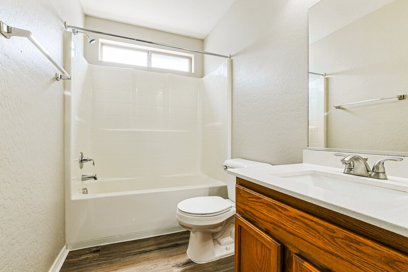 1,690/Mo, 1453 E Kelsi Ave San Tan Valley, AZ 85140 Bathroom View