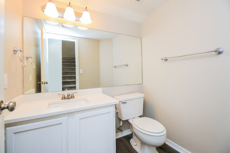 2,710/Mo, 1440 E Park Avenue Chandler, AZ 85225 Bathroom View 2