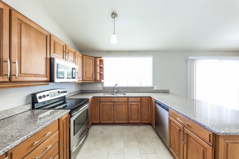 1,925/Mo, 4761 W Villa Maria Drive Glendale, AZ 85308 Kitchen View 2