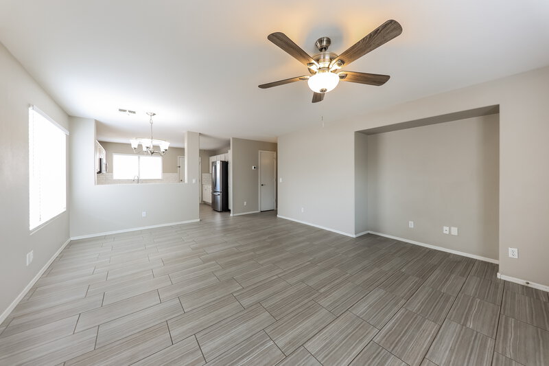 1,850/Mo, 9246 N 86th Avenue Peoria, AZ 85345 Living Room View 2