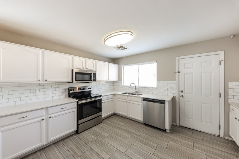 1,850/Mo, 9246 N 86th Avenue Peoria, AZ 85345 Kitchen View