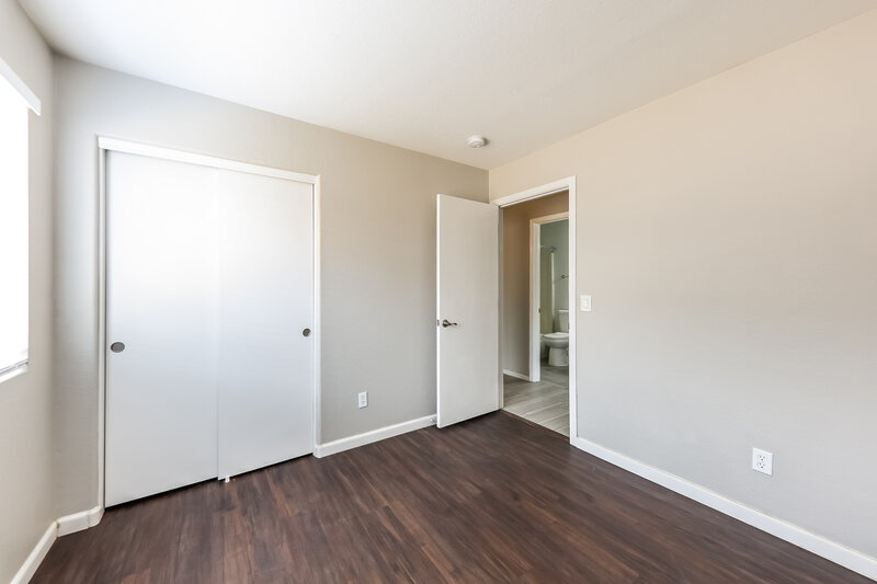 1,850/Mo, 9246 N 86th Avenue Peoria, AZ 85345 Bedroom View 2