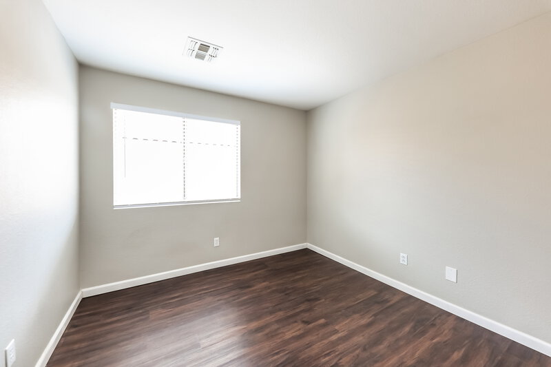 1,850/Mo, 9246 N 86th Avenue Peoria, AZ 85345 Bedroom View 3