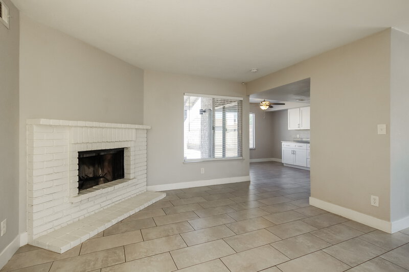 2,295/Mo, 6601 S 17th Place Phoenix, AZ 85042 Living Room View 4