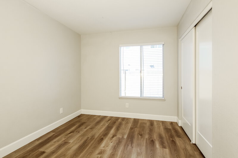 2,295/Mo, 6601 S 17th Place Phoenix, AZ 85042 Bedroom View