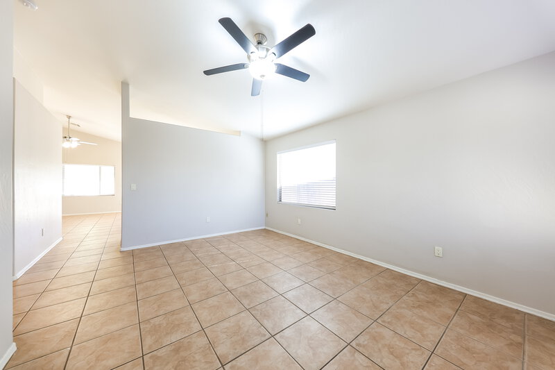 2,115/Mo, 2030 E Wahalla Ln Phoenix, AZ 85024 Living Room View