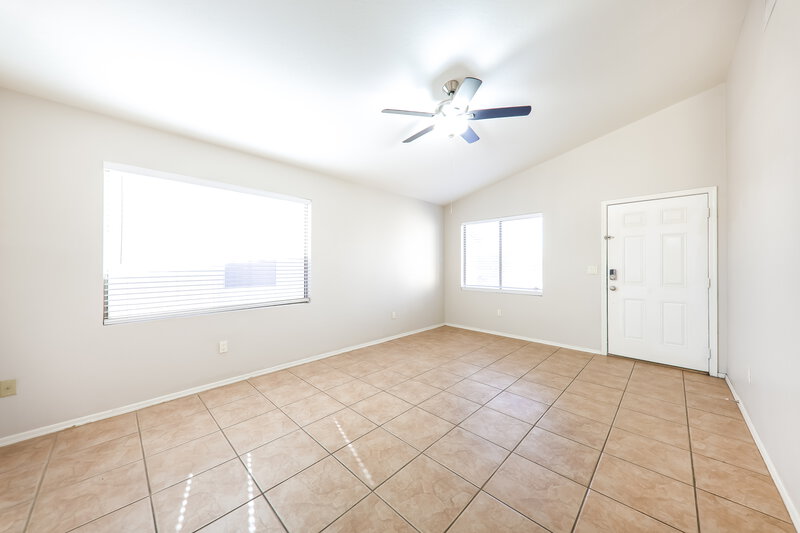 2,115/Mo, 2030 E Wahalla Ln Phoenix, AZ 85024 Living Room View 2