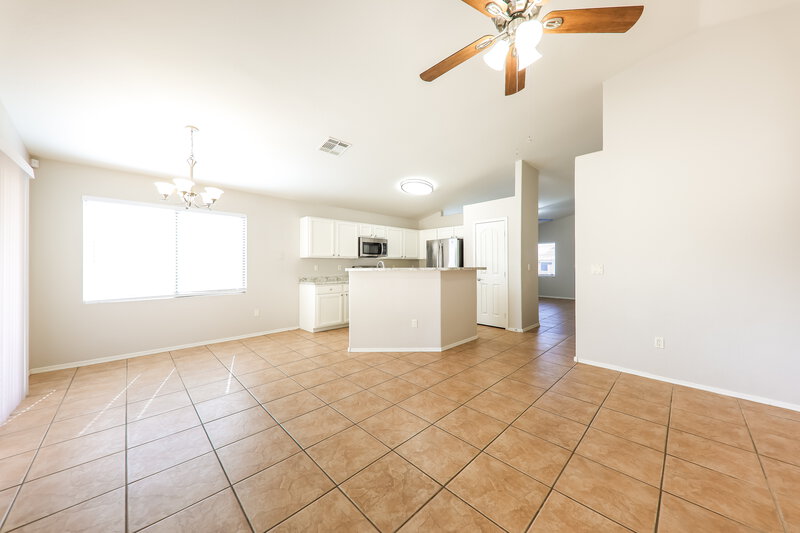 2,115/Mo, 2030 E Wahalla Ln Phoenix, AZ 85024 Family Room View