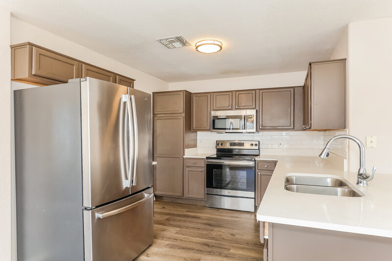 2,015/Mo, 8560 W Mission Lane Peoria, AZ 85345 Kitchen View