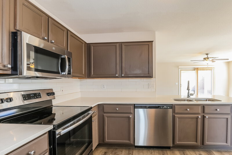 2,015/Mo, 8560 W Mission Lane Peoria, AZ 85345 Kitchen View 2