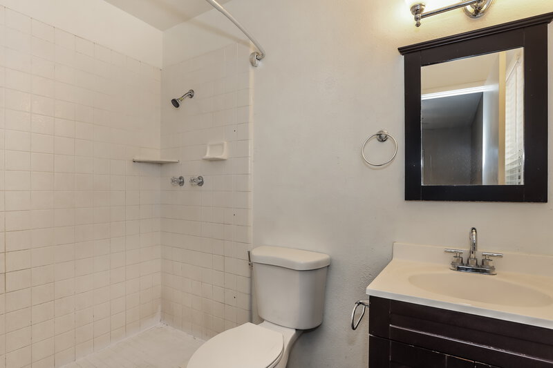 2,005/Mo, 1314 W Rockwell Drive Chandler, AZ 85224 Main Bathroom View