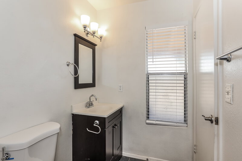 2,005/Mo, 1314 W Rockwell Drive Chandler, AZ 85224 Bathroom View