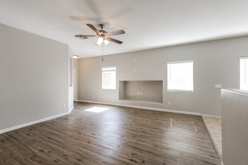 2,115/Mo, 6522 W Elwood Street Phoenix, AZ 85043 Living Room View 2