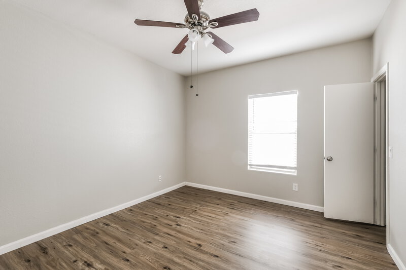 2,115/Mo, 6522 W Elwood Street Phoenix, AZ 85043 Bedroom View 2