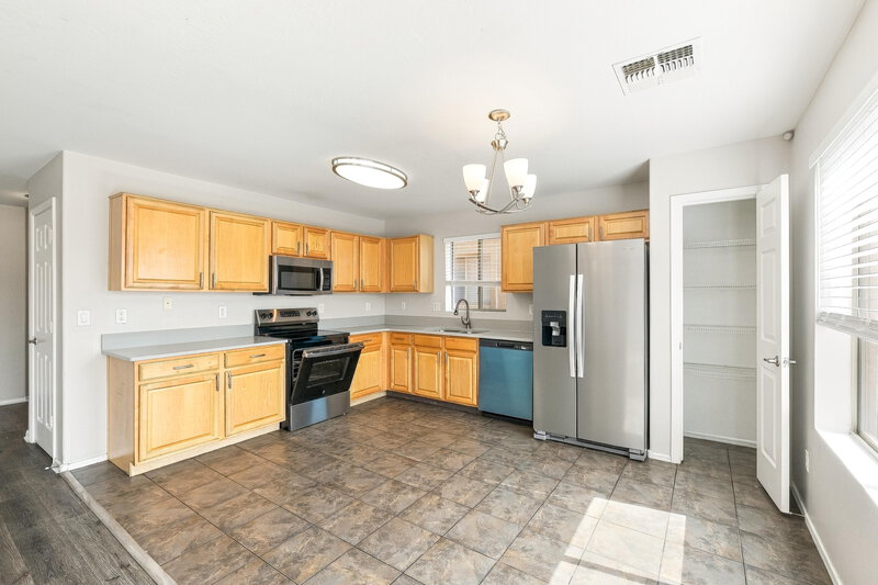 2,030/Mo, 13023 W Lawrence Road Glendale, AZ 85307 Kitchen View